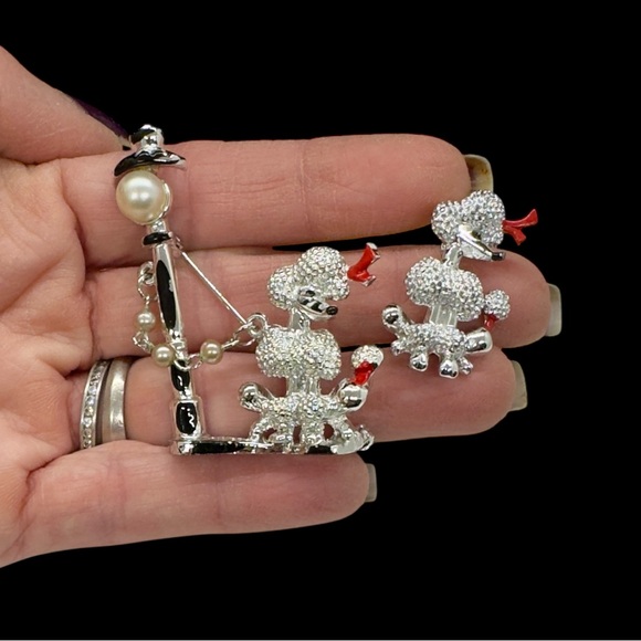 Vintage Faux Pearl & Enamel French Poodle & Light Post Brooch - Picture 7 of 7